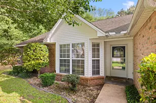 4577 Castlewood Ln, Niceville, FL 32578 - Photo 3
