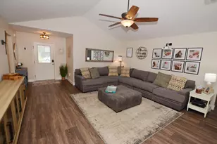 8271 Tavira St, Navarre, FL 32566 - Photo 9
