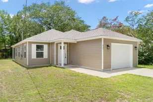 952 Mapoles St, Crestview, FL 32536 - Photo 1