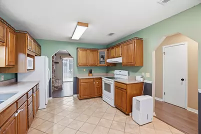 103 Grand Prix, Crestview, FL 32536 - Photo 17
