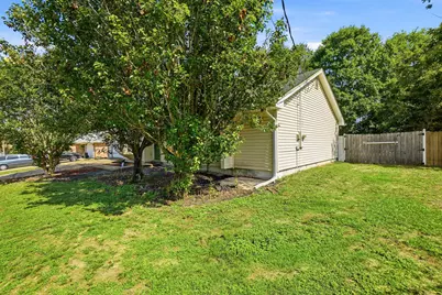 103 Grand Prix, Crestview, FL 32536 - Photo 5