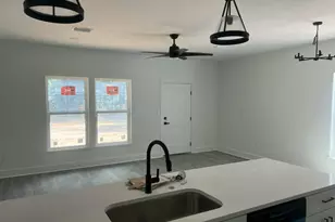 161 S Booker St, Crestview, FL 32536 - Photo 11
