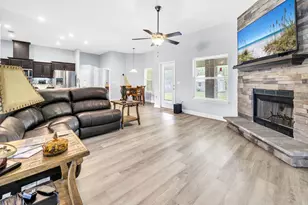 6743 Desoto St, Navarre, FL 32566 - Photo 9