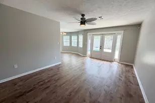 636 NE Merioneth Dr, Fort Walton Beach, FL 32547 - Photo 7
