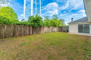 402 Apple Dr, Crestview, FL 32536 - Photo 27