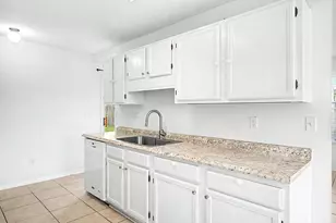 402 Apple Dr, Crestview, FL 32536 - Photo 11