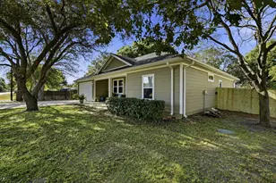 8282 Calle Mio St, Navarre, FL 32566 - Photo 13