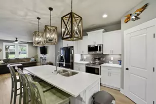 8282 Calle Mio St, Navarre, FL 32566 - Photo 21