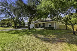8282 Calle Mio St, Navarre, FL 32566 - Photo 11