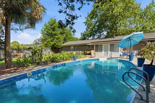 353 Fairpoint Dr, Gulf Breeze, FL 32561 - Photo 25
