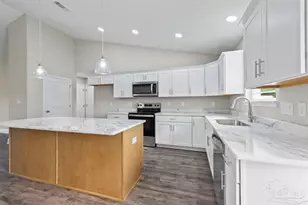1689 Oak Dr, Gulf Breeze, FL 32563 - Photo 11