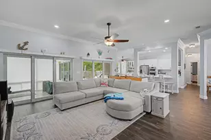 642 W Kilcullen Dr, Niceville, FL 32578 - Photo 19