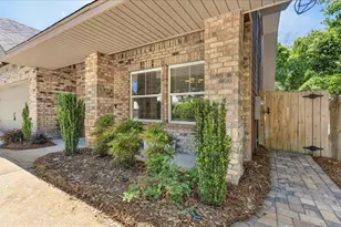 202 SE Alconese Ave, Fort Walton Beach, FL 32548 - Photo 3