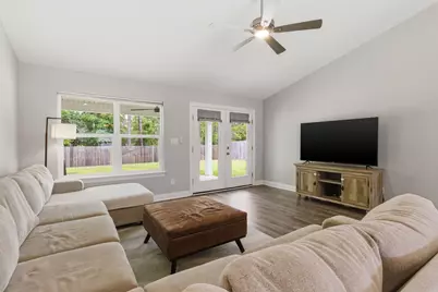 5624 Charter Circle, Gulf Breeze, FL 32563 - Photo 11