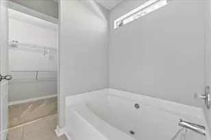 1945 Shadow Lake Dr, Gulf Breeze, FL 32563 - Photo 27