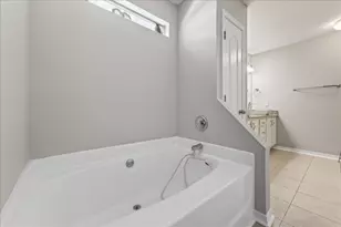 1945 Shadow Lake Dr, Gulf Breeze, FL 32563 - Photo 29