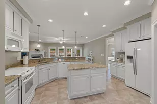 562 Falcon Trail, Niceville, FL 32578 - Photo 11