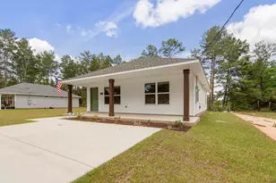 158 W Honeysuckle St, Defuniak Springs, FL 32433 - Photo 3
