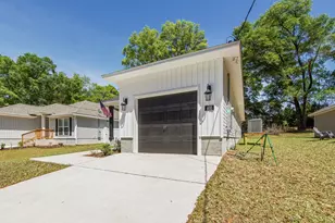 402 N 11th St, Defuniak Springs, FL 32433 - Photo 3