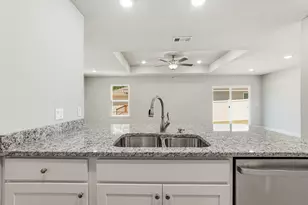402 N 11th St, Defuniak Springs, FL 32433 - Photo 9