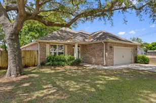 1560 Hickory St, Niceville, FL 32578 - Photo 3
