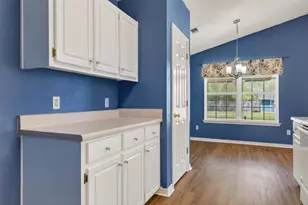 9454 Pine Lily Ct, Navarre, FL 32566 - Photo 5