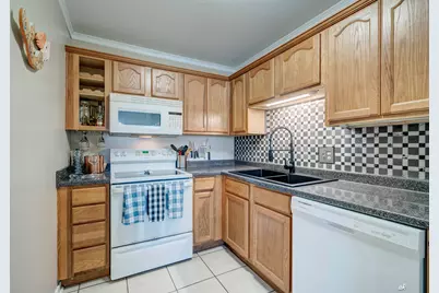 1301 Beck Avenue #APT 16, Panama City, FL 32401 - Photo 11