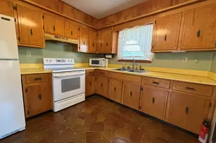 82 E Daisy Ln, Defuniak Springs, FL 32433 - Photo 3