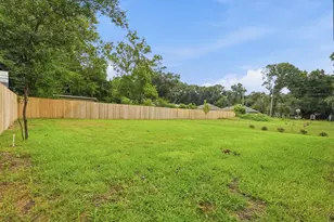 740 E Chestnut Ave, Crestview, FL 32539 - Photo 9