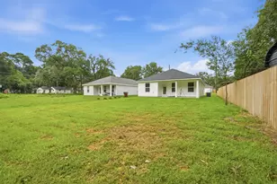 740 E Chestnut Ave, Crestview, FL 32539 - Photo 7