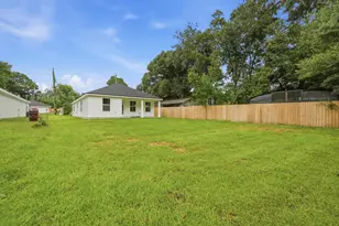 740 E Chestnut Ave, Crestview, FL 32539 - Photo 5