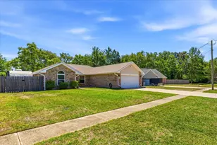 2232 Lemure Dr, Navarre, FL 32566 - Photo 3
