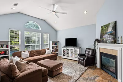 4250 Lost Horse Circle, Niceville, FL 32578 - Photo 5