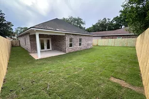 239 White St, Niceville, FL 32578 - Photo 9