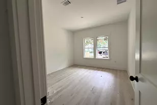 239 White St, Niceville, FL 32578 - Photo 9