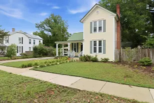 98 E Live Oak Ave, Defuniak Springs, FL 32435 - Photo 1