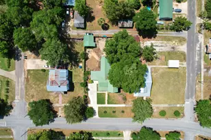 98 E Live Oak Ave, Defuniak Springs, FL 32435 - Photo 7