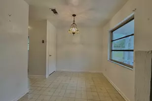 325 Avon Ln, Mary Esther, FL 32569 - Photo 9
