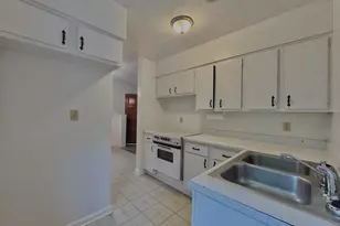 325 Avon Ln, Mary Esther, FL 32569 - Photo 11