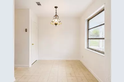 325 Avon Lane, Mary Esther, FL 32569 - Photo 7