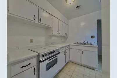 325 Avon Lane, Mary Esther, FL 32569 - Photo 11
