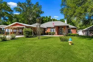 328 Chippewa Dr, Niceville, FL 32578 - Photo 3