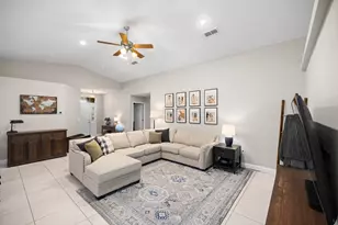 202 Limestone Cir, Crestview, FL 32539 - Photo 9