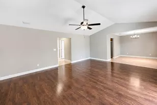 289 Honeysuckle Way, Niceville, FL 32578 - Photo 3
