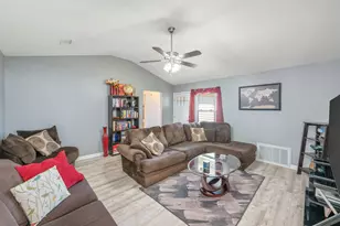 953 Pacific Silver Ct, Fort Walton Beach, FL 32547 - Photo 5