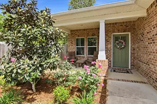1571 Cedar St, Niceville, FL 32578 - Photo 3