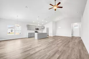 148 Bonne Vue Cir, Freeport, FL 32439 - Photo 3