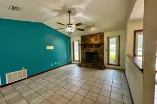 310 Springwood Cir, Crestview, FL 32536 - Photo 3
