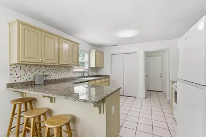 2284 Prytania Circle, Navarre, FL 32566 - Photo 11