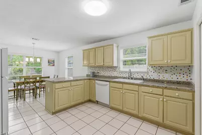 2284 Prytania Circle, Navarre, FL 32566 - Photo 13